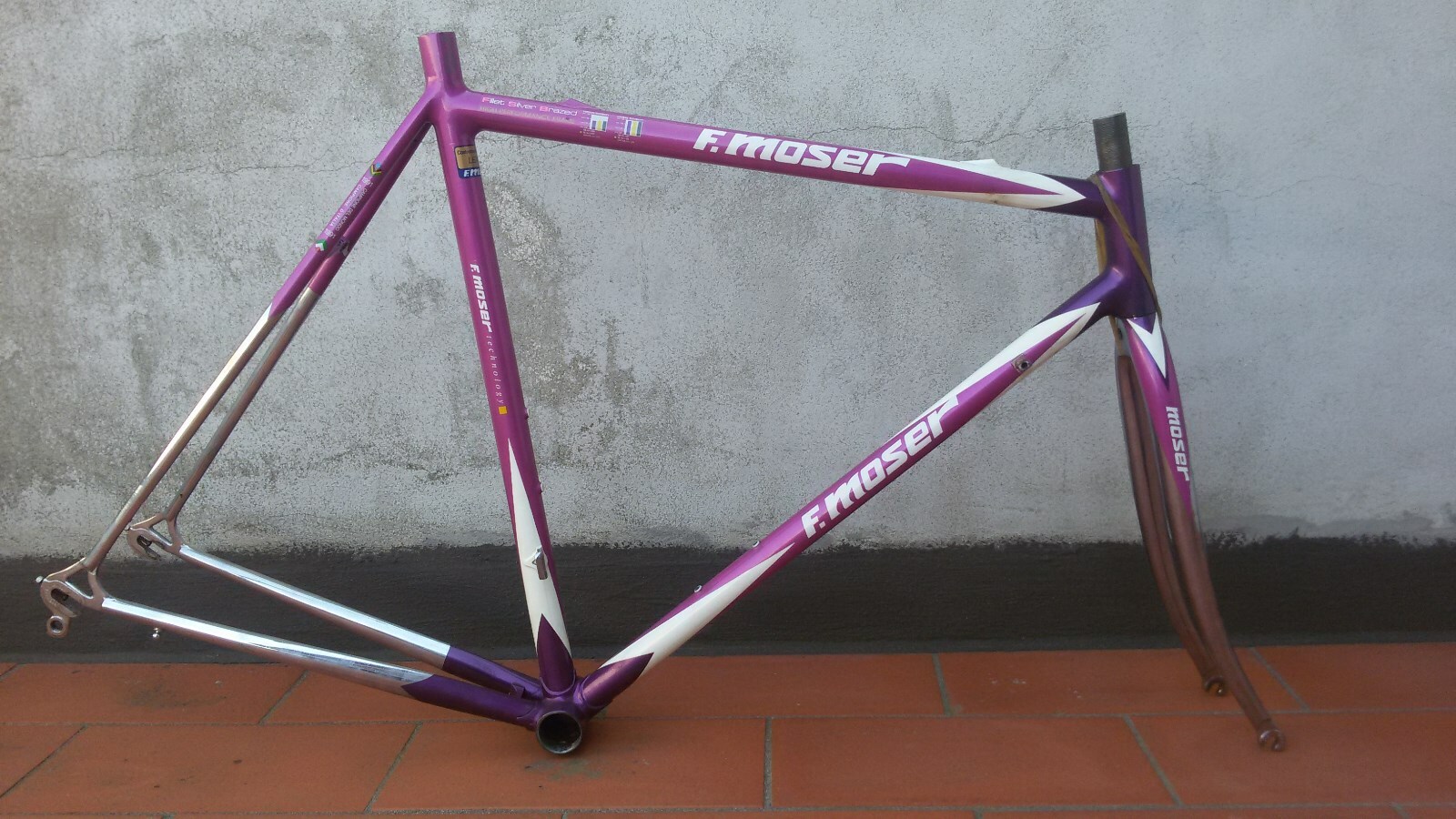 VGC bike frame MOSER Leader telaio bici corsa 90's Jolly + seatpost VGC bike frame MOSER Leader telaio bici corsa 90's Jolly + seatpost