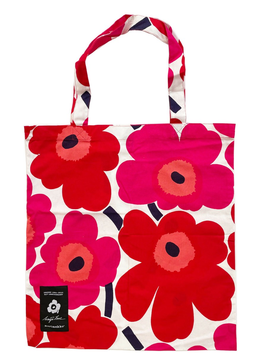 MADE IN Finland 赤キャンパス地　marimekkoバッグ marimekko/マリメッコ/LADYBEAR/キャンバスショルダーバッグ