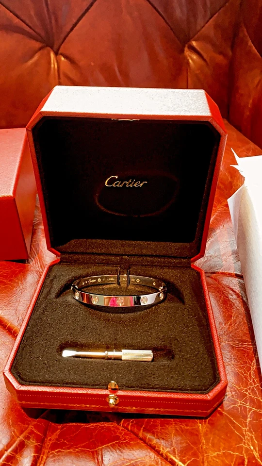 NEW IN BOX Cartier Cartier LOVE 18K White Gold 10 Diamond Bracelet Size 16