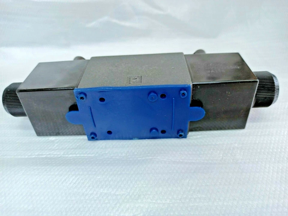Parker Hannifin DA6009CNTW Directional Control Hydraulic Valve Division 220-230V - Image 3 of 4