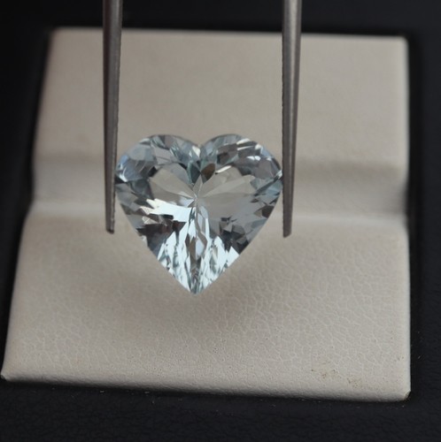 4.7 Cts 13x12.5 MM Real Colorless Aquamarine Heart Cut Gemstone March Birthstone - Imagen 6 de 10