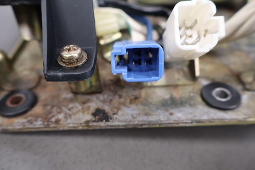 95-97 LandCruiser 96-98 LX450 Base Model Auto Trans Floor Shifter W/Worn Knob - Picture 5 of 21