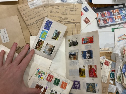 Great sorting stamp box, messy unchecked, cards, packets, approval 6kg #w116 - Imagen 19 de 22