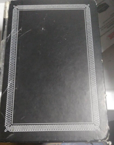 The Invention of Hugo Cabret Brian Selznick 2007 Hardcover Nice Book B39 - Picture 2 of 2