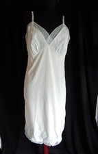 Vintage Blue Van Raalte full petticoat slip, Irregular, SZ 38 A, Nylon