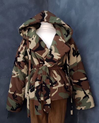 VENTA FLASH Norma Kamali Saco de Dormir Abrigo Camuflado M/L Corto Con Capucha Nuevo con Etiquetas - Imagen 3 de 15