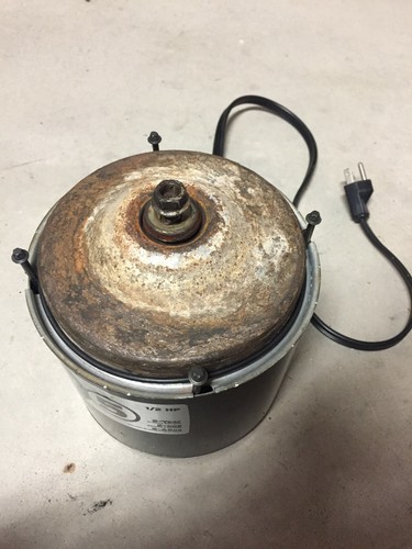 Electric motor removed from Badger insinkerator - 110V AC 1/2HP great shape - Picture 9 of 9