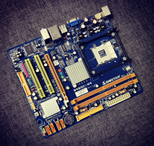 Carte mère Intel 945GC-M4 / 478 broches 64 bits SL7QB dédiée PCI - Photo 2/2