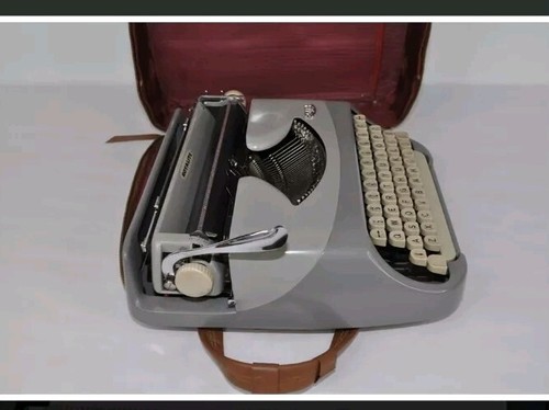 1950's Royal Royalite Grey Portable Typewriter w/ Original Royal Carry Case - Picture 5 of 19