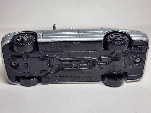 Motormax Mercedes-Benz C-Class Sedan Silver 1:64 2003 Diecast Car 6066 Loose Toy - Picture 9 of 9