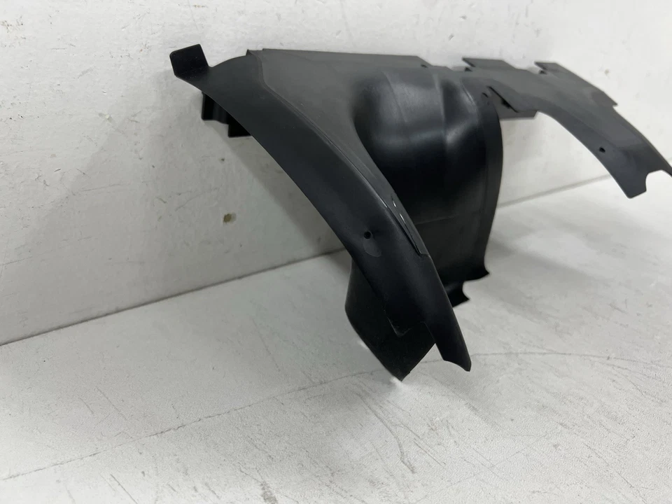 2012-2016 Volkswagen Passat Sedan Air Baffle OEM - Imagem 3 de 4