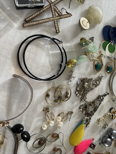 Pendientes Joyería Cajón Chatarra Vintage, Brazalete Serpiente, Anillo  - Imagen 21 de 24