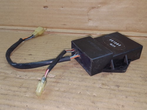 Suzuki RGV250 M/N/P/R/T VJ22A 1991-1996 Zündkerzeneinheit/CDI/ECU/Zündkasten - Bild 1 von 8