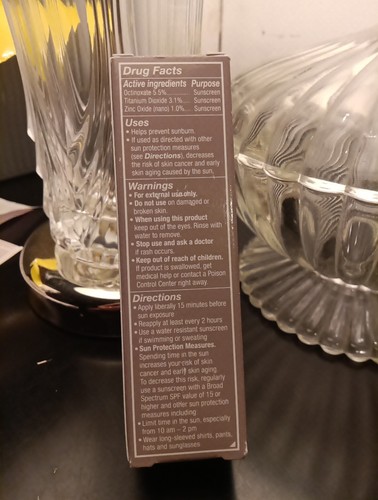 Revlon Illuminance Tinted Serum w/ SPF 15 #113 Ivory Beige, Ginger Root +Vit E&C - Picture 3 of 6