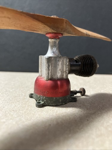 VINTAGE Cox Pee Wee .020 RED TANK "Thimble Drome" CL/FF Airplane Engine 1/2A - Picture 4 of 9