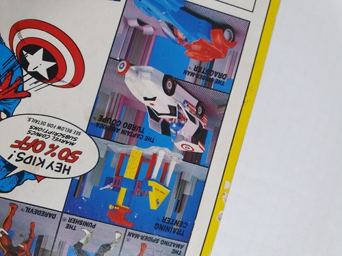 Marvel Superheroes Captain America Action Figure 1990 ToyBiz (Emissioni di carte posteriori) - Foto 14 di 16