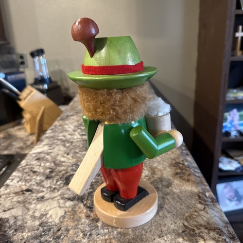Steinbach Volkskunst 10" Nussknacker "Troll Oktoberfest mit Bier" grün/rot - Bild 6 von 10