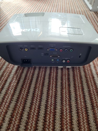 Benq W700 Projector - Picture 7 of 10