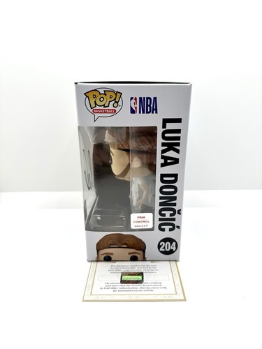 FUNKO POP BASKETBALL DALLAS MAVERICKS HAND SIGNED LUKA DONCIC CERTIFICATE + COA - Imagen 2 de 5