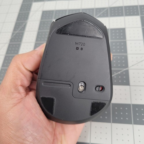 Logitech M720 Triathlon Multi-Device Wireless Mouse Bluetooth With Dongle Works - Picture 6 of 9