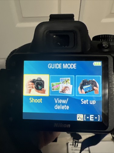 Nikon D3100 digitale 14,2-MP-Spiegelreflexkamera 18–55 mm & 55–200 mm Objektiv Batt/Chrgr-Gehäuse - Bild 9 von 12