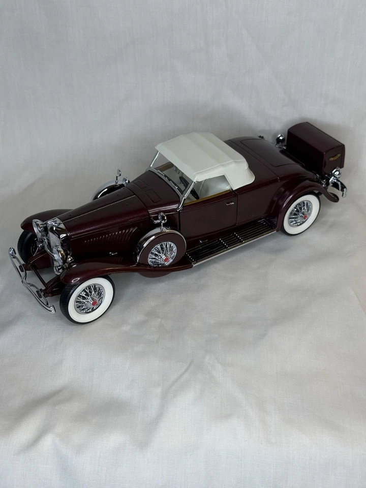 Vintage Franklin Mint 1935 Duesenberg Model J 550 diecast car Maroon 1:24 scale - Image 2 of 3