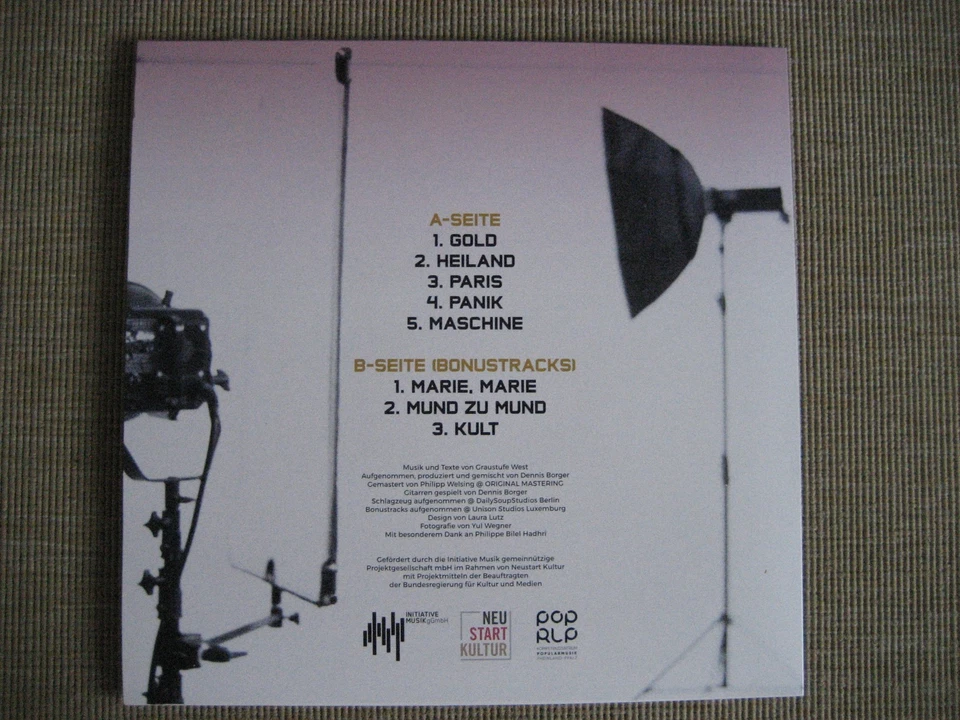 Graustufe West - Gold Vinyl Schallplatte Neu Unbespielt Limitiert auf 300 Stück - Image 2 of 4
