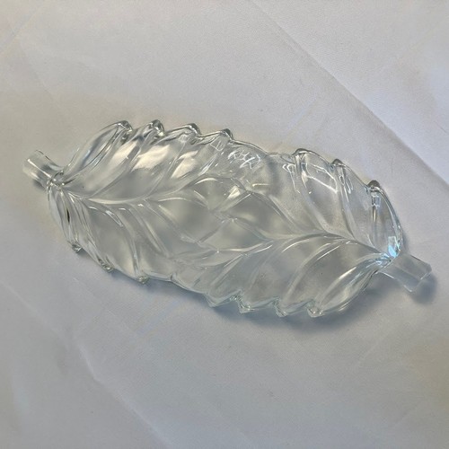 Leaf Shaped Glass Dishes Set Clear Candy Nut Trinket Serving Plates - Picture 3 of 7