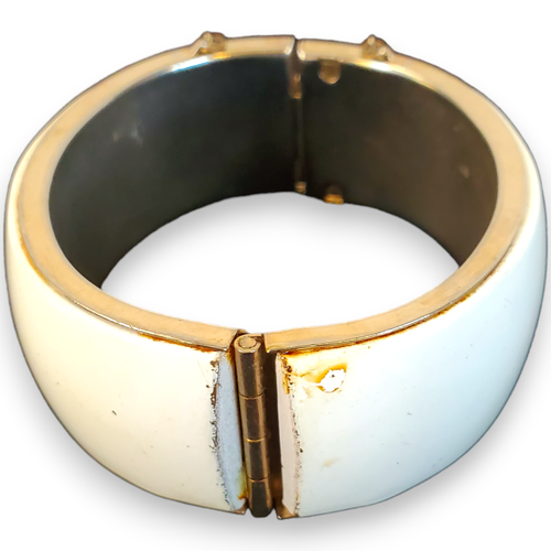 VTG White Enamel Gold Tone Hinged Bangle Bracelet Safety Chain 2.5" Chunky - Picture 3 of 11