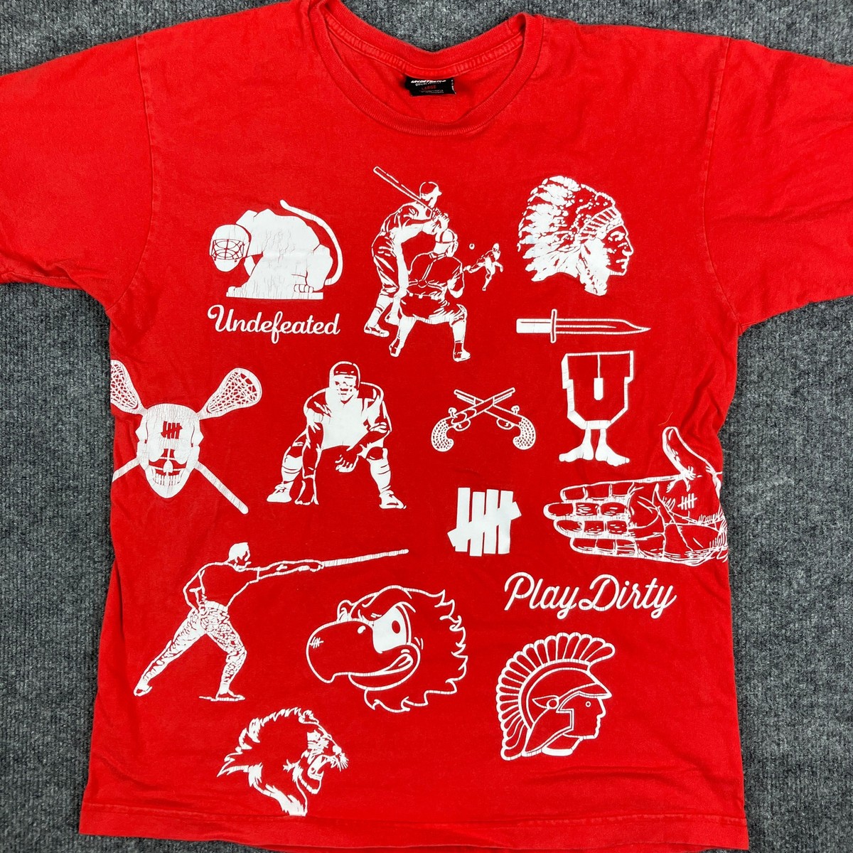 Undefeated Play Dirty T-Shirt Mens Large Red Graphic