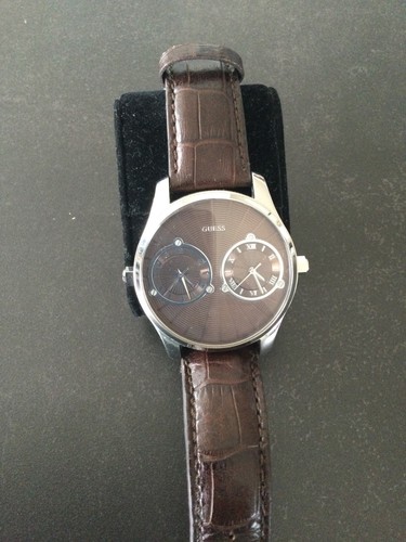 Herren-Armbanduhr Guess DUAL, 2 Zeit-Zonen, Stahl,Lederarmband, selten getragen - Bild 2 von 2