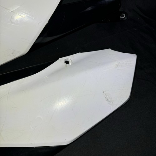 2018 - 2022 Yamaha YZ450F YZ 450F WhitePlastics Fender Rear Side Number Plates - Picture 3 of 14