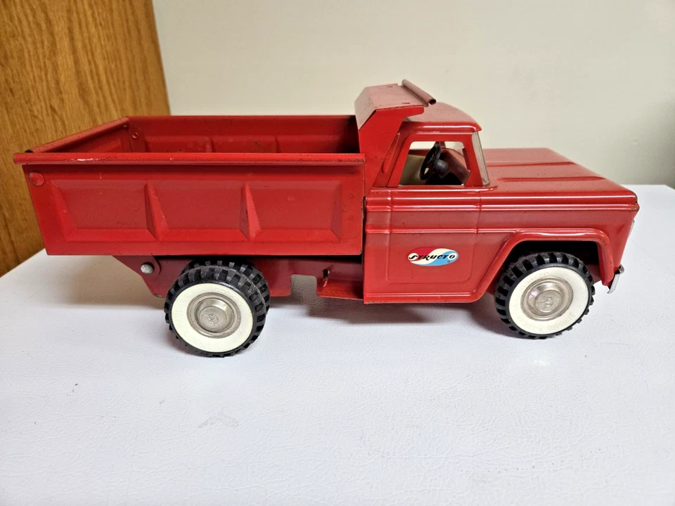 Vintage 1960's Structo Dump Truck - Pressed Steel - ALL ORIGINAL & EXCELLENT - Image 3 of 4