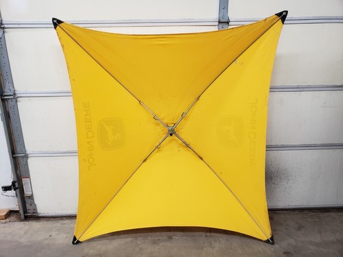 John Deere Canvas Cover Umbrella Tractor - Yellow 4' x 4' Vintage TY2035 Shade - Picture 16 of 16