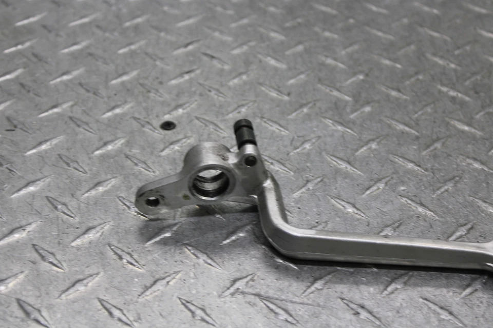 2005 SUZUKI HAYABUSA GSX1300R ПЕДАЛЬ ТОРМОЗА 43111-24F00 - Изображение 3 из 4