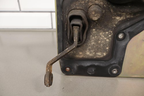 95-97 LandCruiser 96-98 LX450 Base Model Auto Trans Floor Shifter W/Worn Knob - Picture 15 of 21