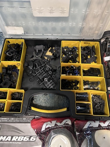 Kyosho RB6 Racing Buggy  - Picture 6 of 10