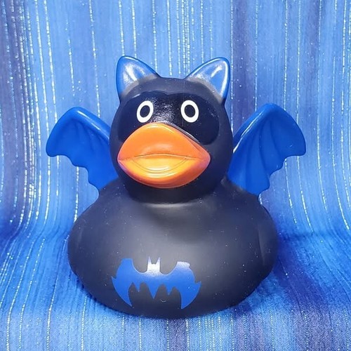 Batman Hero black & blue Rubber Duck from Factotum NEW - Picture 1 of 8
