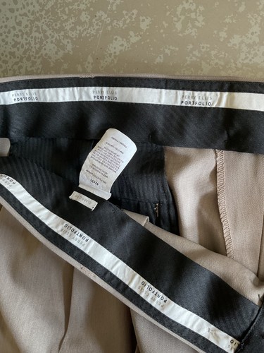 EUC Perry Ellis portfolio Mens khaki Dress Pants 42x30 pleated cuffed 213 - Picture 3 of 3