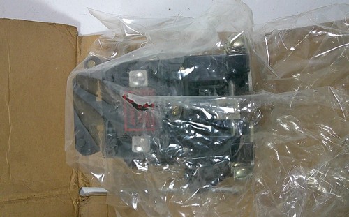 ALLEN BRADLEY 700-B400A1 / 700B400A Type B AC Relay 120v coil 4 pole (New) - Picture 4 of 8