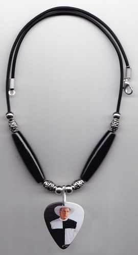 Garth Brooks Photo The Chase Guitar Pick Necklace - 2015 Tour - 第 3/3 張圖片