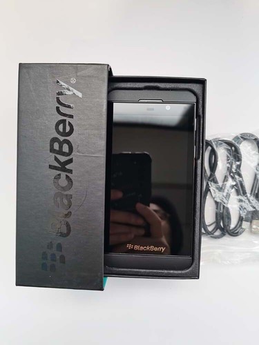 Blackberry Z10 16GB OS 10 GSM Unlocked Smartphone - Black / White Works well - Picture 8 of 13