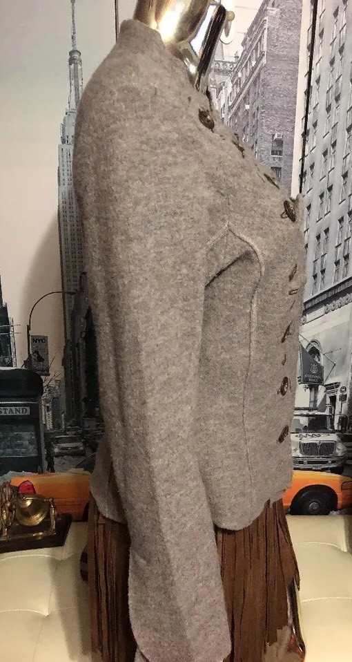 CASCH grau Heather Boiled Wool Military Sz Style Buttons Detail Sweater Sz Military 38 RARE 48492c CASCH grau Heather Boiled Wool Military Sz Style Buttons Detail Sweater Sz Military 38 RARE 48492c