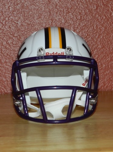 Olivia Livvy Dunne Auto Signed with a Heart LSU Riddell White Mini Helmet LEAF - Picture 6 of 8