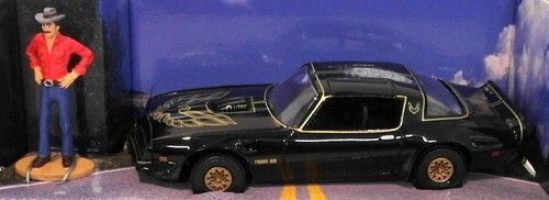 Corgi 1/36 Scale CC54508 - Pontiac Firebird & Resin Figure - Smokey & The Bandit - Picture 2 of 3