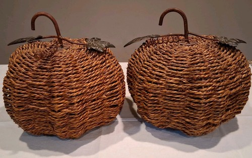 Vintage Woven Pumpkin Decoration Fall/Halloween/Thanksgiving w/Metal Leaf/Hanger - Picture 1 of 11