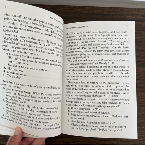 Morris Cerullo Maroon Gold Hardcover Book Spiritual Warfare Classic Library 1992 - Picture 7 of 7