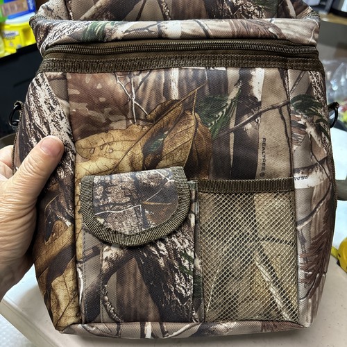 REALTREE AP Camouflage 12 Can Cooler/ Lunchbox W/Shoulder Strap & Handle NWT - Picture 6 of 13