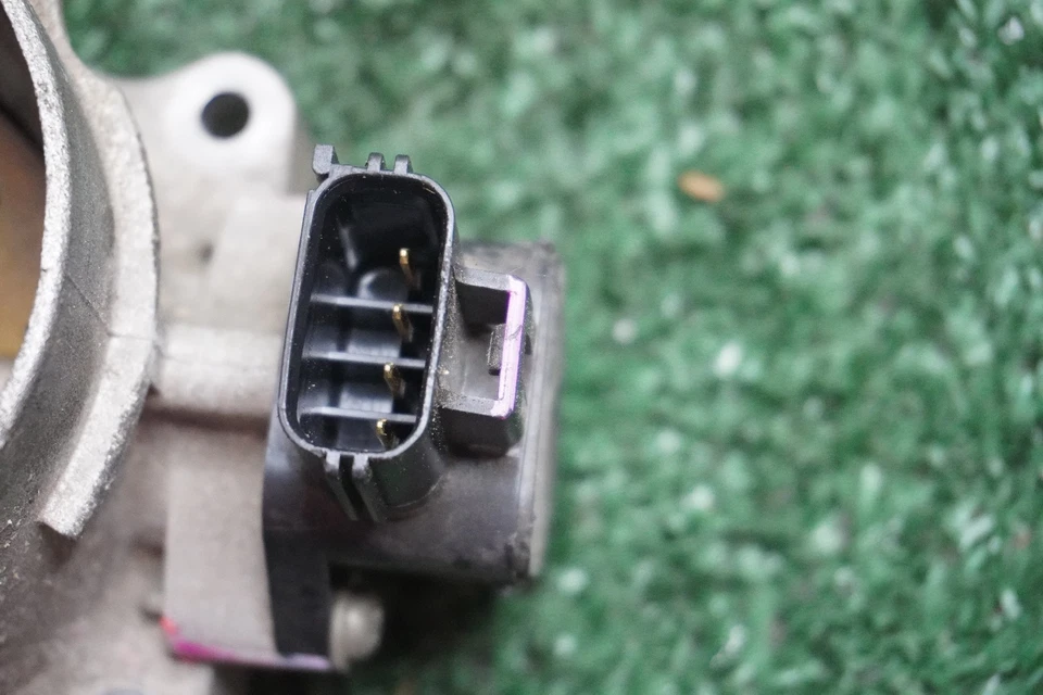 Ford F-150 2004 2005 2006 cuerpo del acelerador del motor de 5,4 L fabricante de equipos originales 147 k millas 3L3E9F991AD Foto 4 de 4