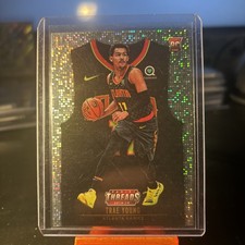 2018-19 Panini Threads Trae Young Dazzle SP Rookie Card. rookie card picture